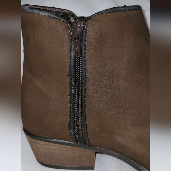 Steve Madden Leather Ankle Boots, (Brown - Size 8) - Picture 10 of 11